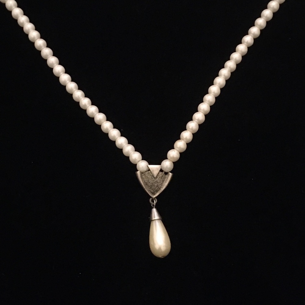 Vintage Faux Pearl Silver Tone Pendant Necklace